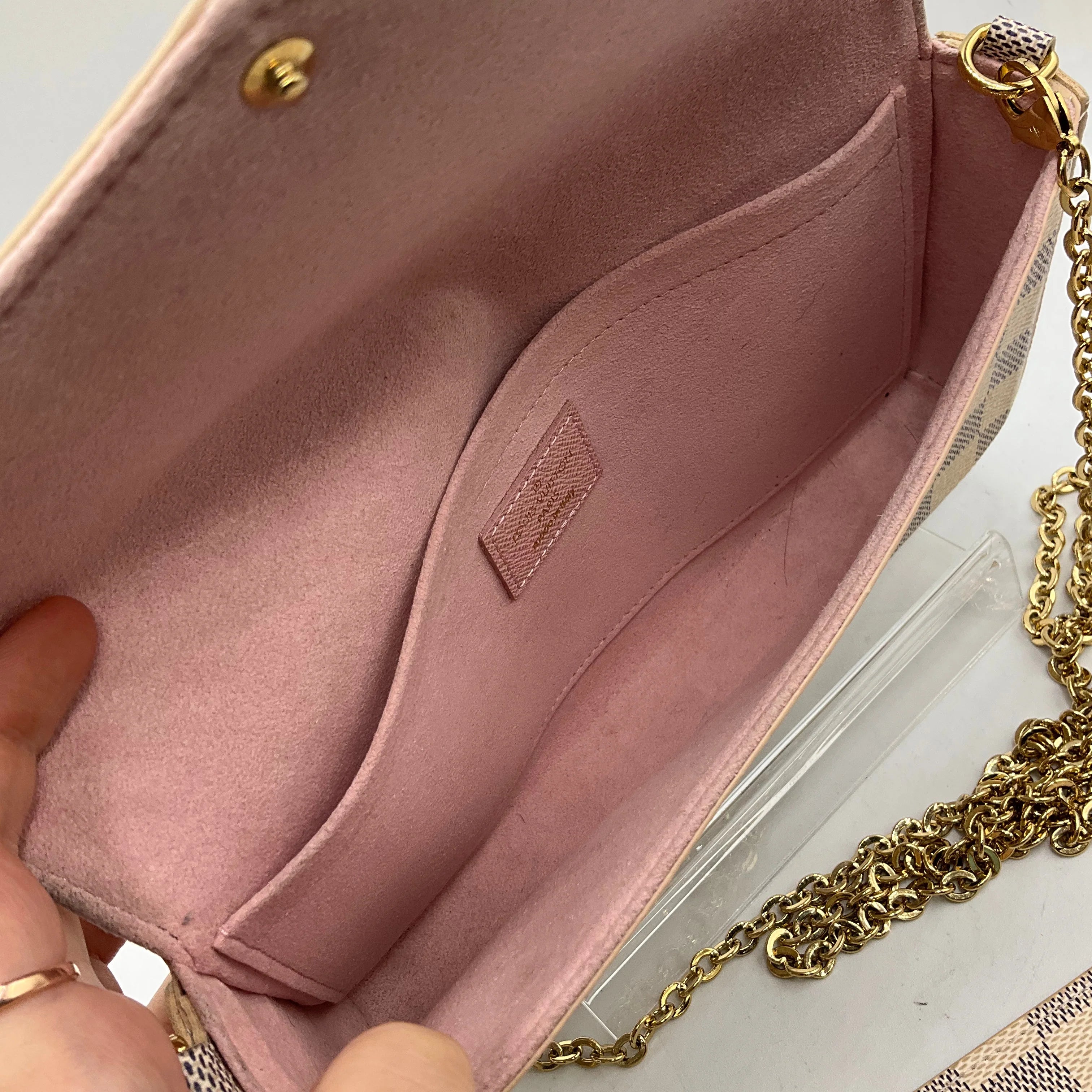 Crossbody Luxury Designer By Louis Vuitton, Size: Small