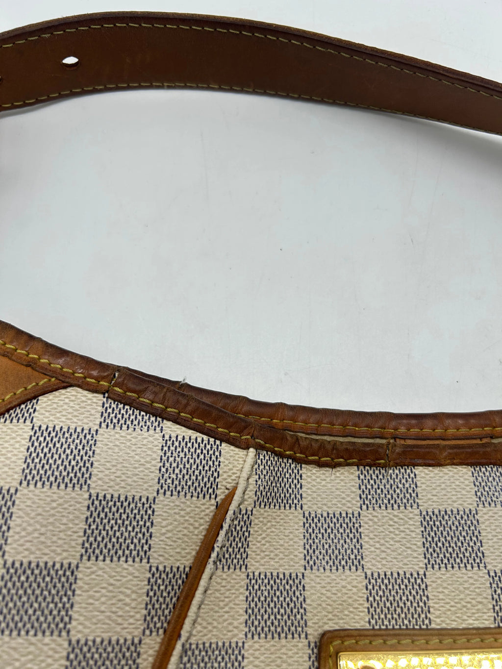 Handbag Luxury Designer By Louis Vuitton, Size: Large