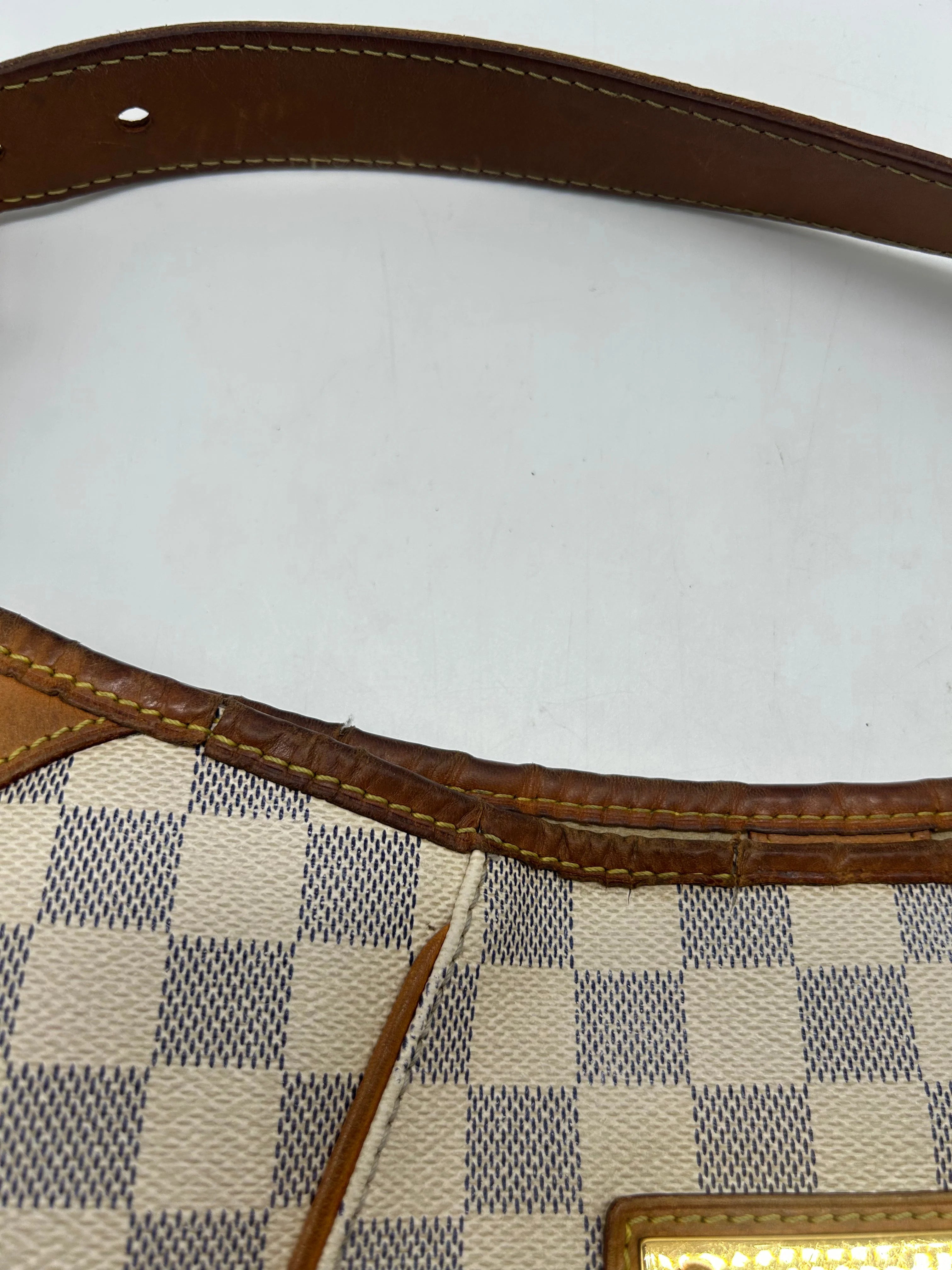 Handbag Luxury Designer By Louis Vuitton, Size: Large