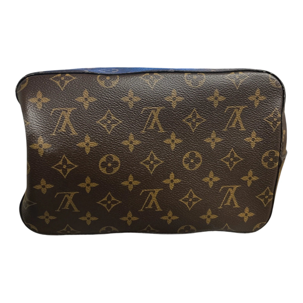 Handbag Luxury Designer By Louis Vuitton, Size: Medium