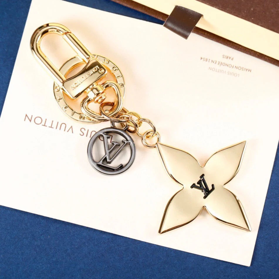 Four Leaf Clover Pendant Keychain - cuteocase