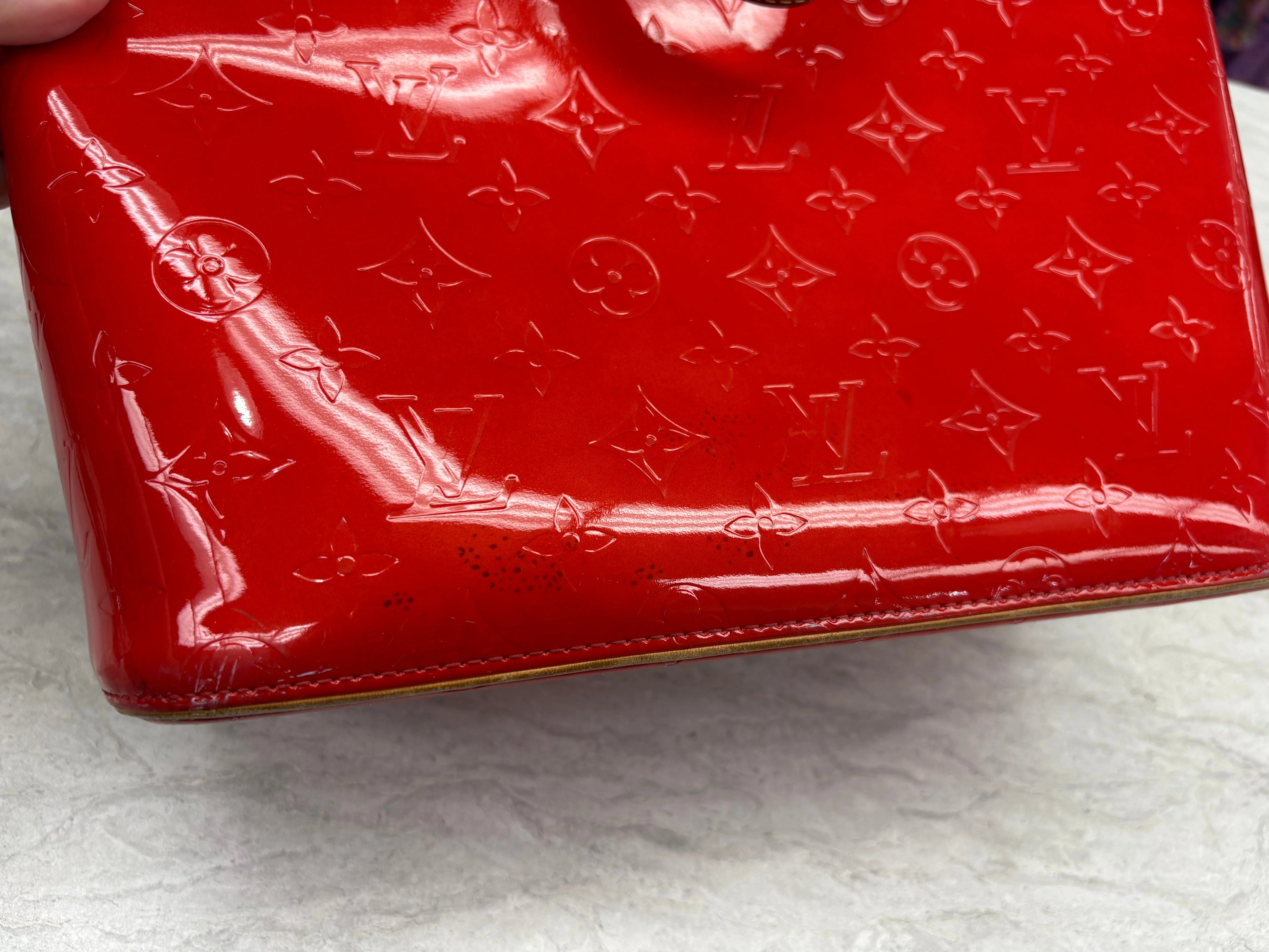 Handbag Luxury Designer By Louis Vuitton, Size: Medium