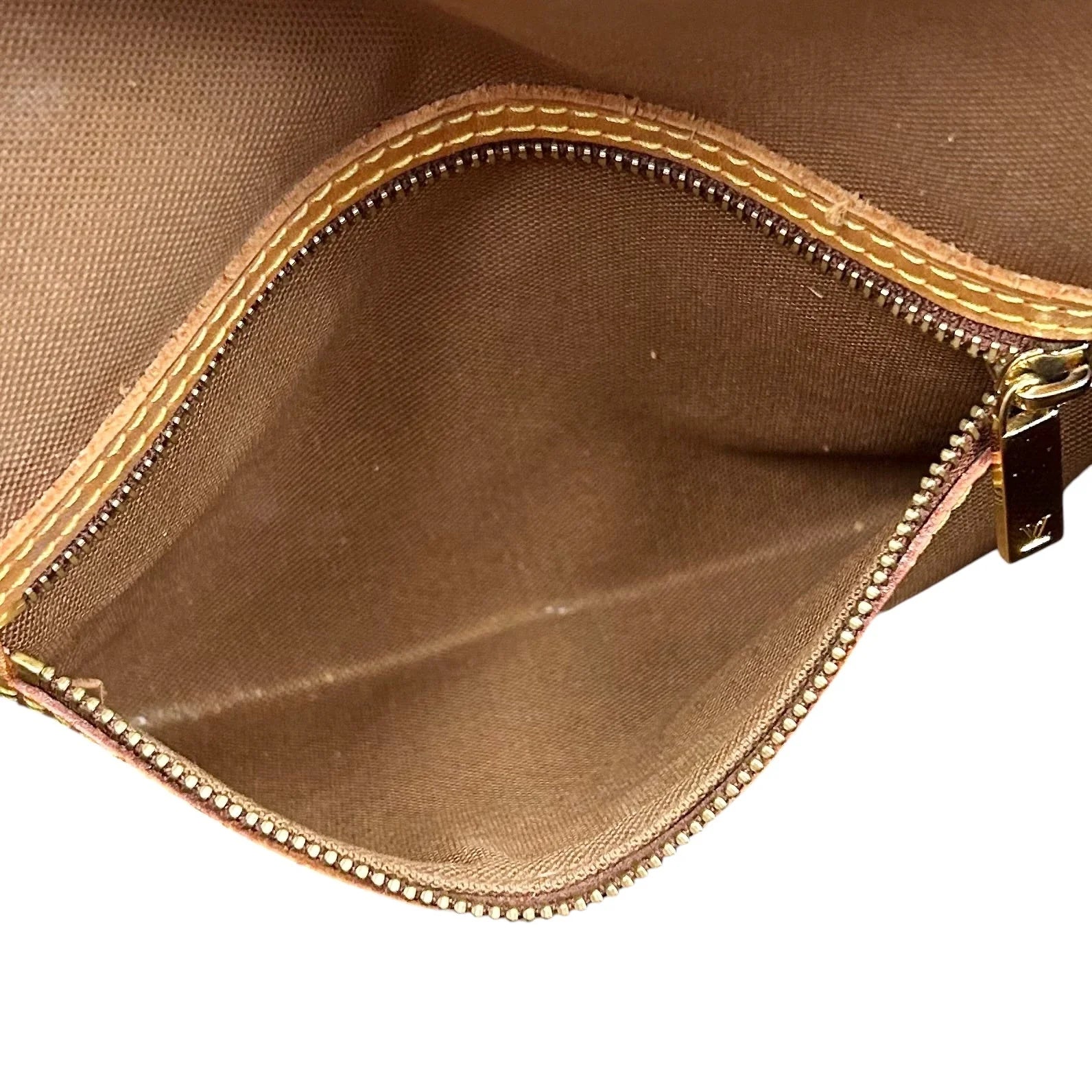 Handbag Luxury Designer By Louis Vuitton, Size: Small