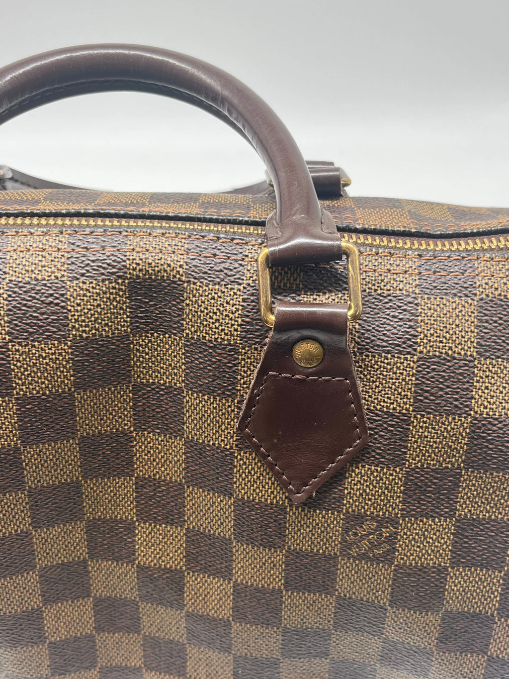 Handbag Luxury Designer By Louis Vuitton, Size: Medium