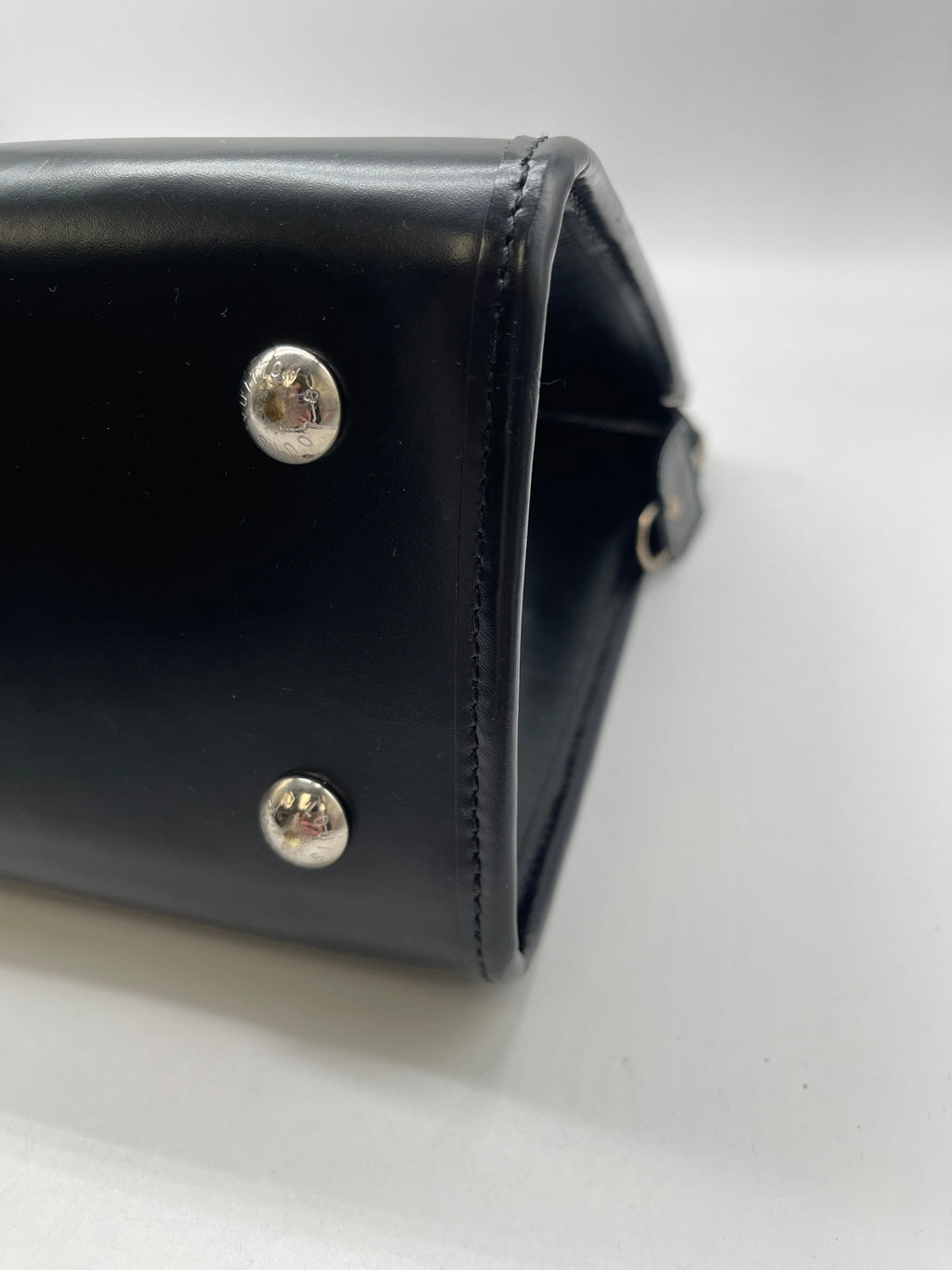 Handbag Luxury Designer By Louis Vuitton, Size: Large