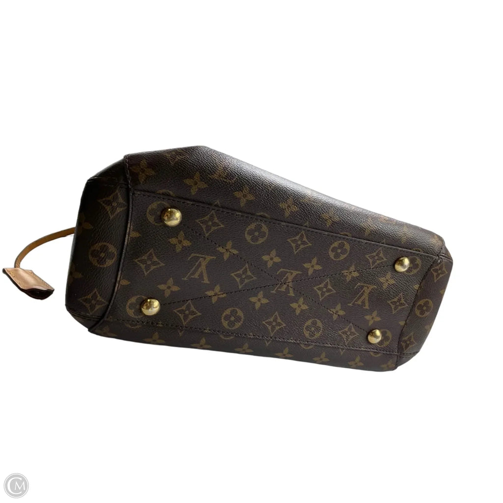 Handbag Luxury Designer By Louis Vuitton, Size: Medium