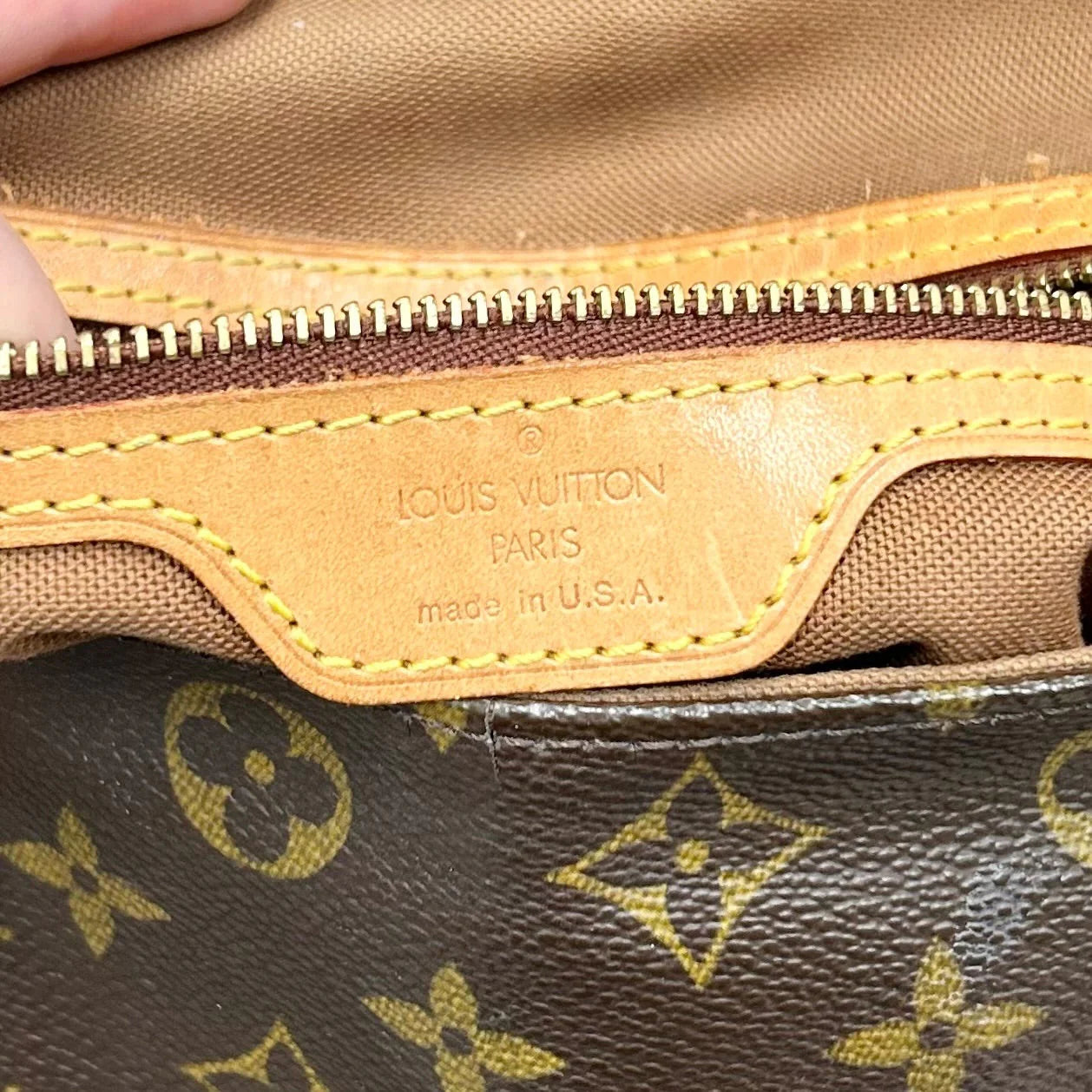 Handbag Luxury Designer By Louis Vuitton, Size: Small