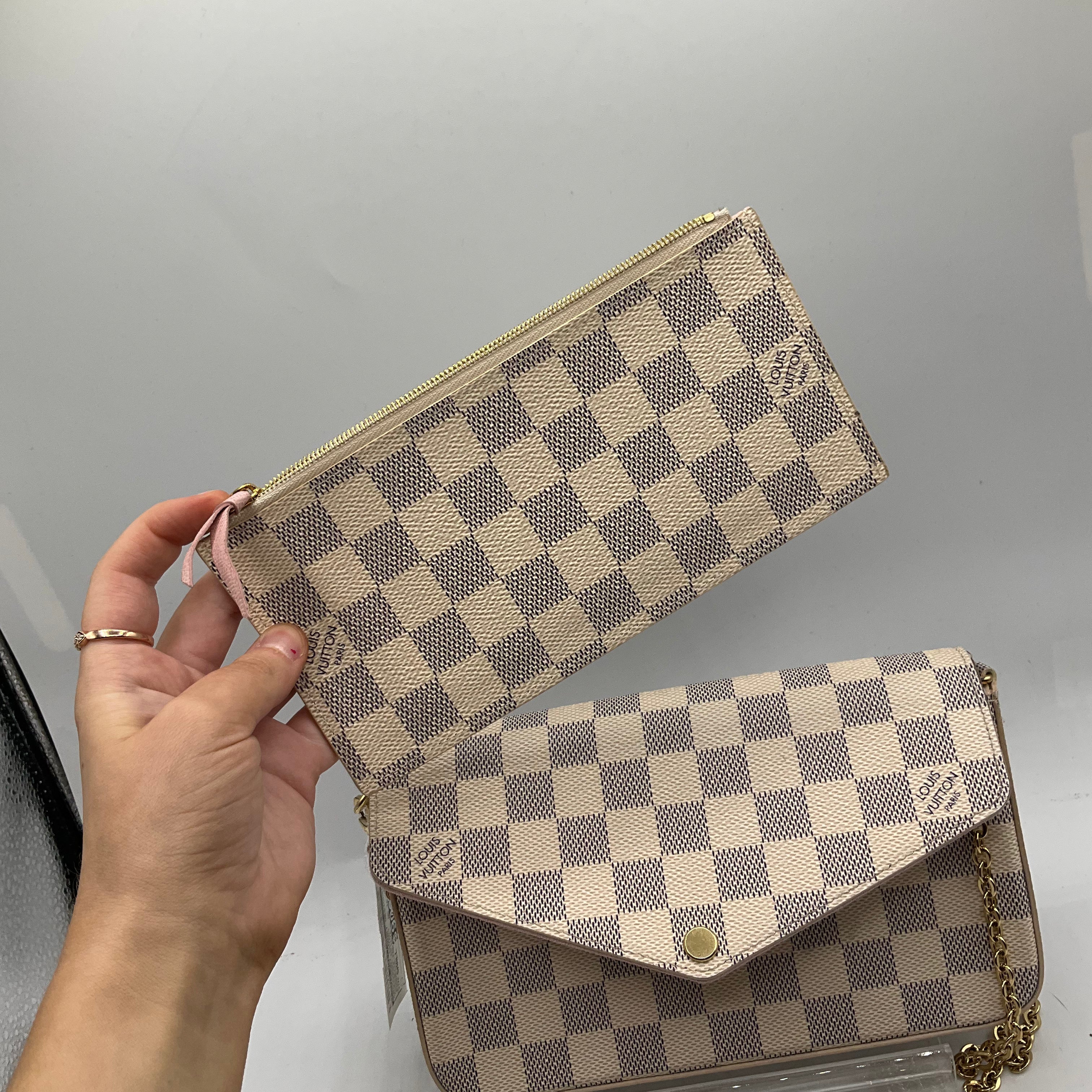 Crossbody Luxury Designer By Louis Vuitton, Size: Small