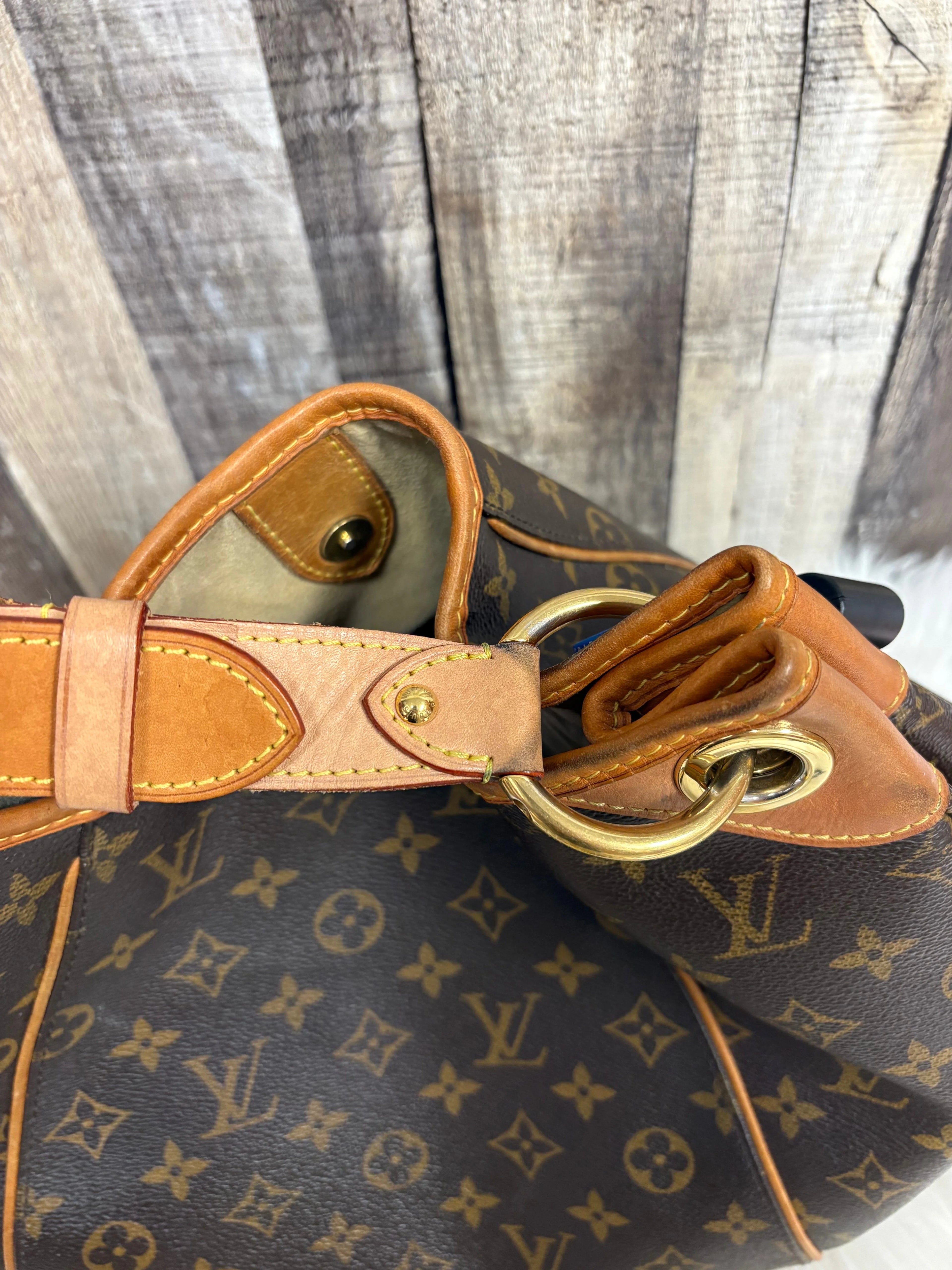 Handbag Luxury Designer By Louis Vuitton, Size: Large