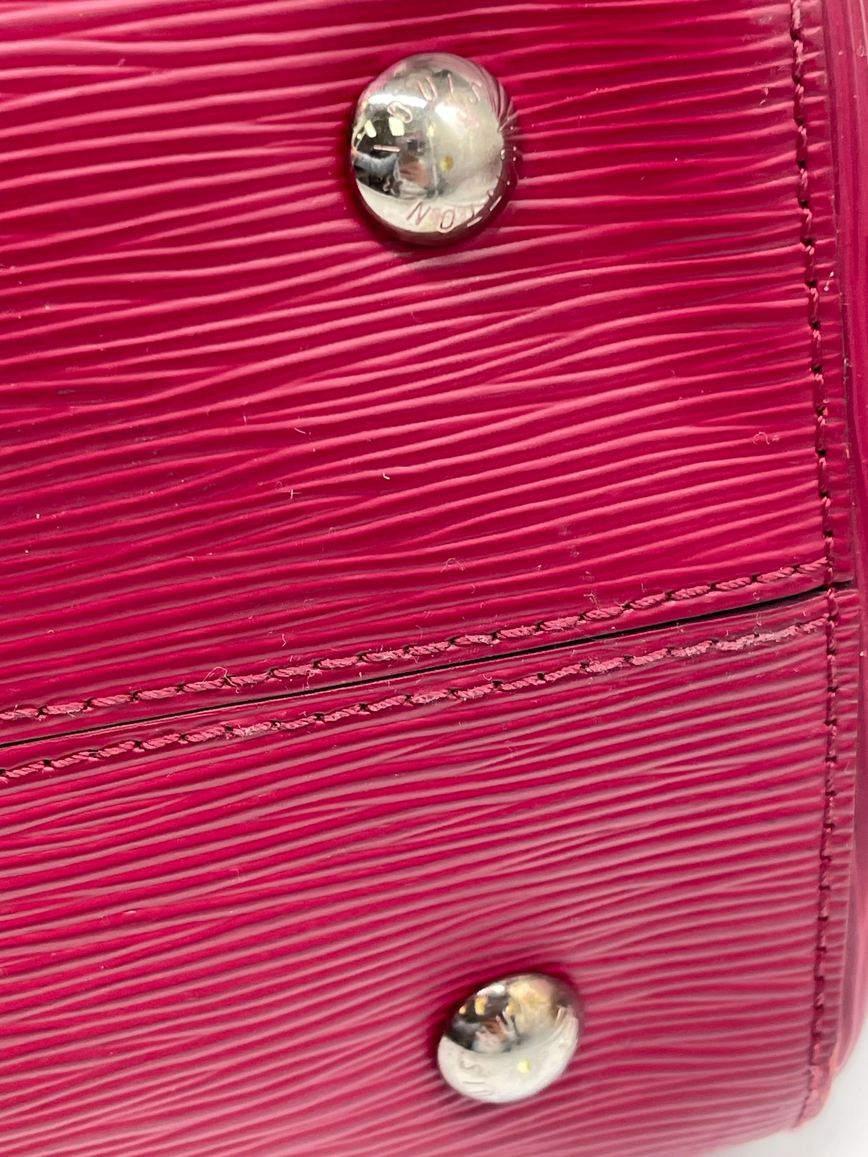 Handbag Luxury Designer By Louis Vuitton, Size: Large
