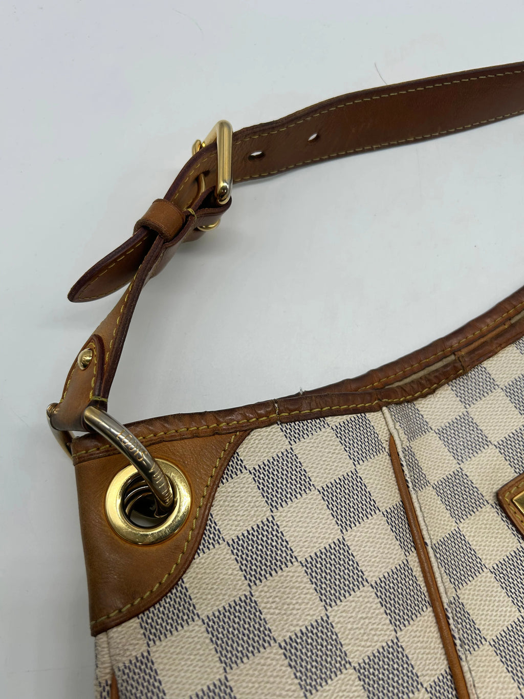Handbag Luxury Designer By Louis Vuitton, Size: Large