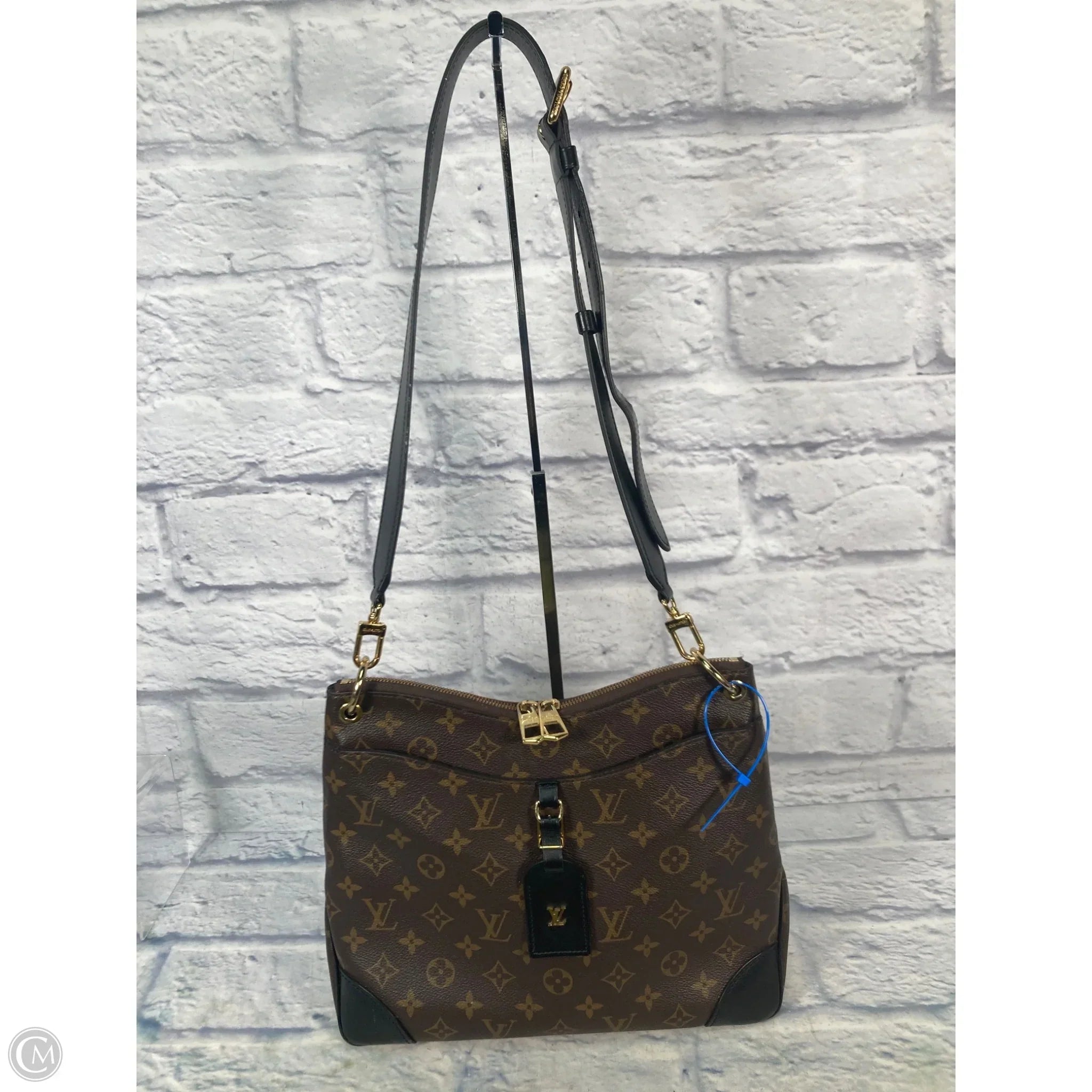 Handbag Luxury Designer By Louis Vuitton, Size: Medium