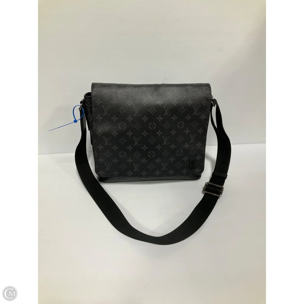 Crossbody Luxury Designer By Louis Vuitton, Size: Medium