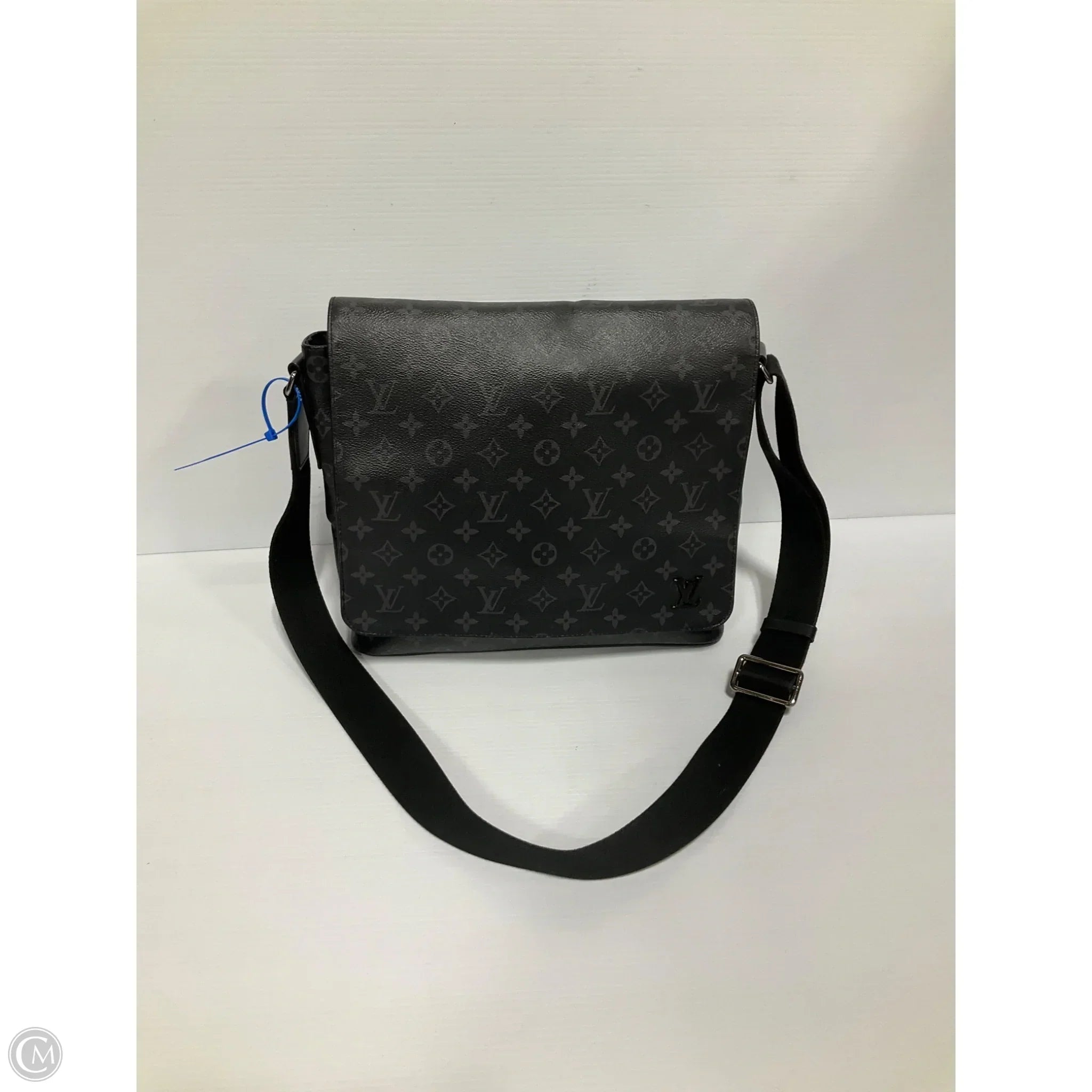 Crossbody Luxury Designer By Louis Vuitton, Size: Medium