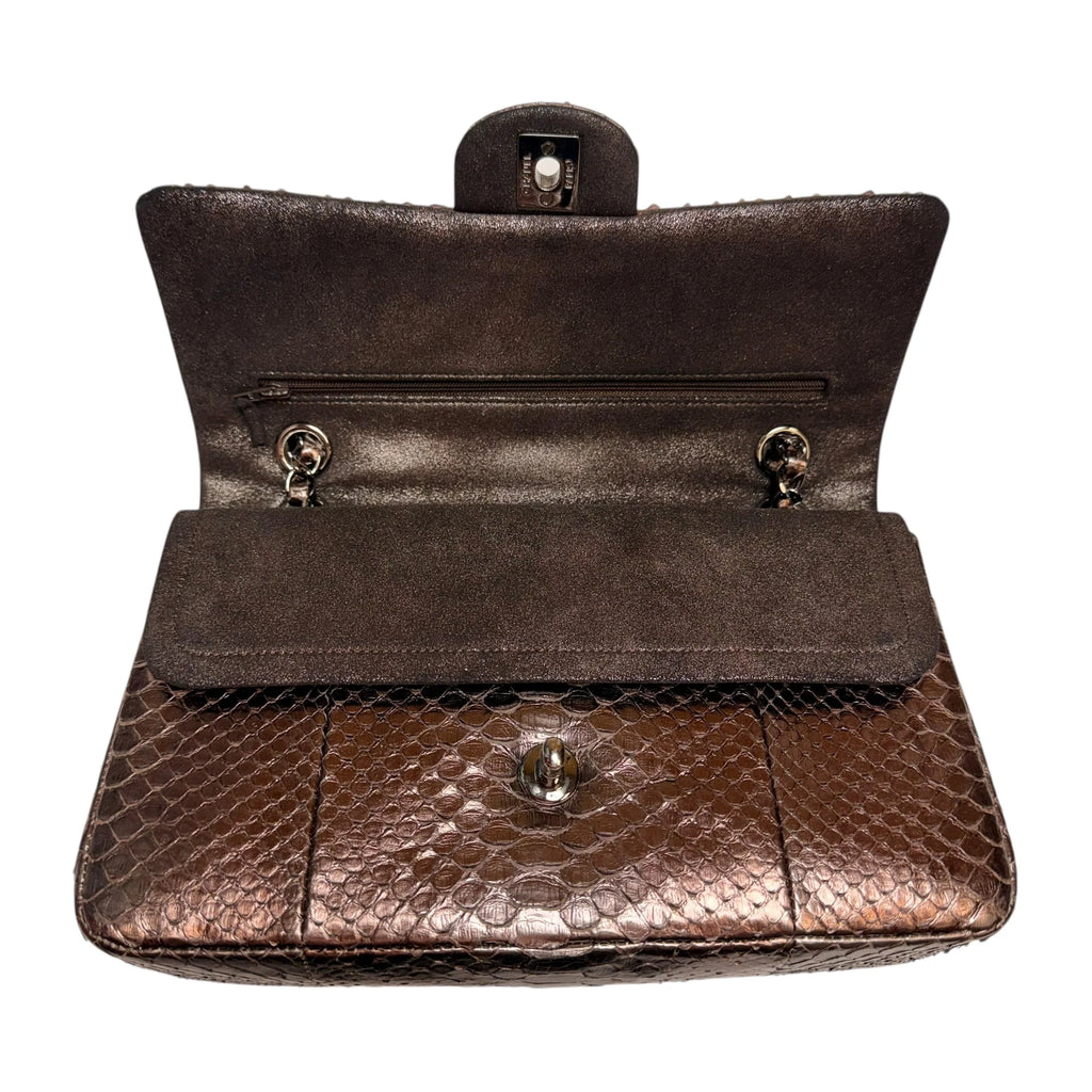 Crossbody Luxury Designer By Chanel, Size: Medium