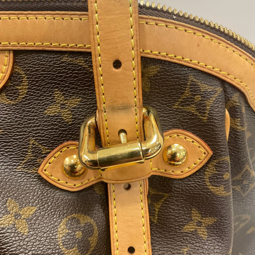 Handbag Luxury Designer By Louis Vuitton, Size: Large