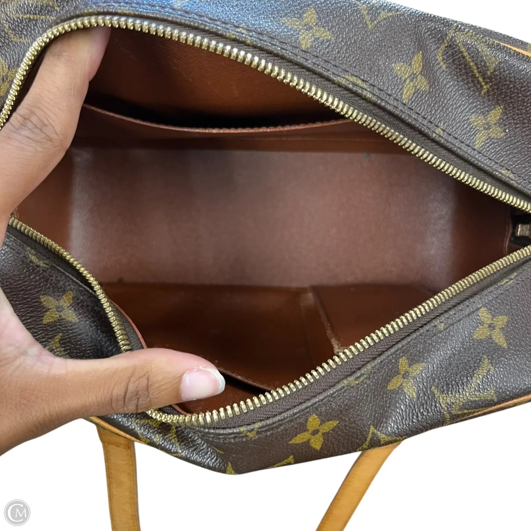 Handbag Luxury Designer By Louis Vuitton, Size: Medium