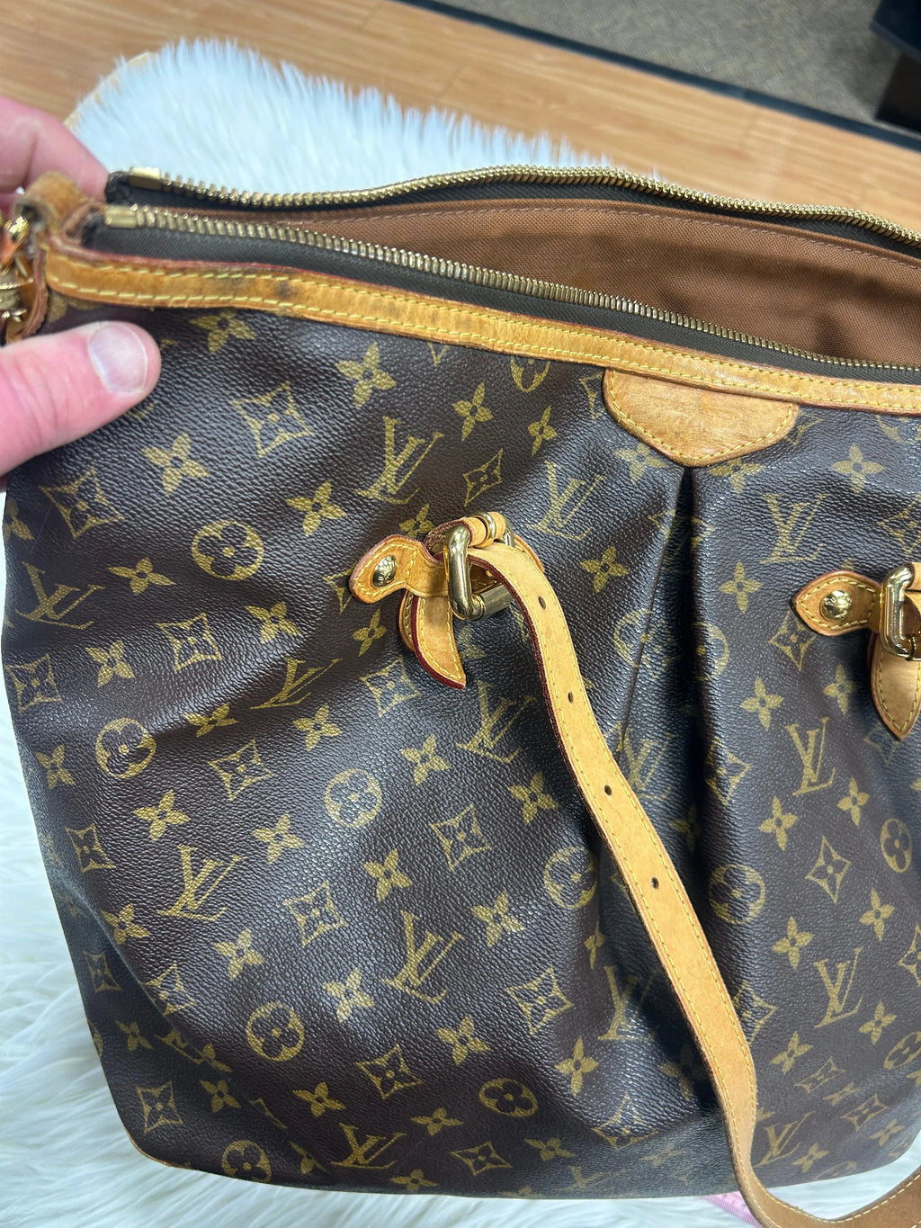 Handbag Luxury Designer By Louis Vuitton In Brown, Size:Large