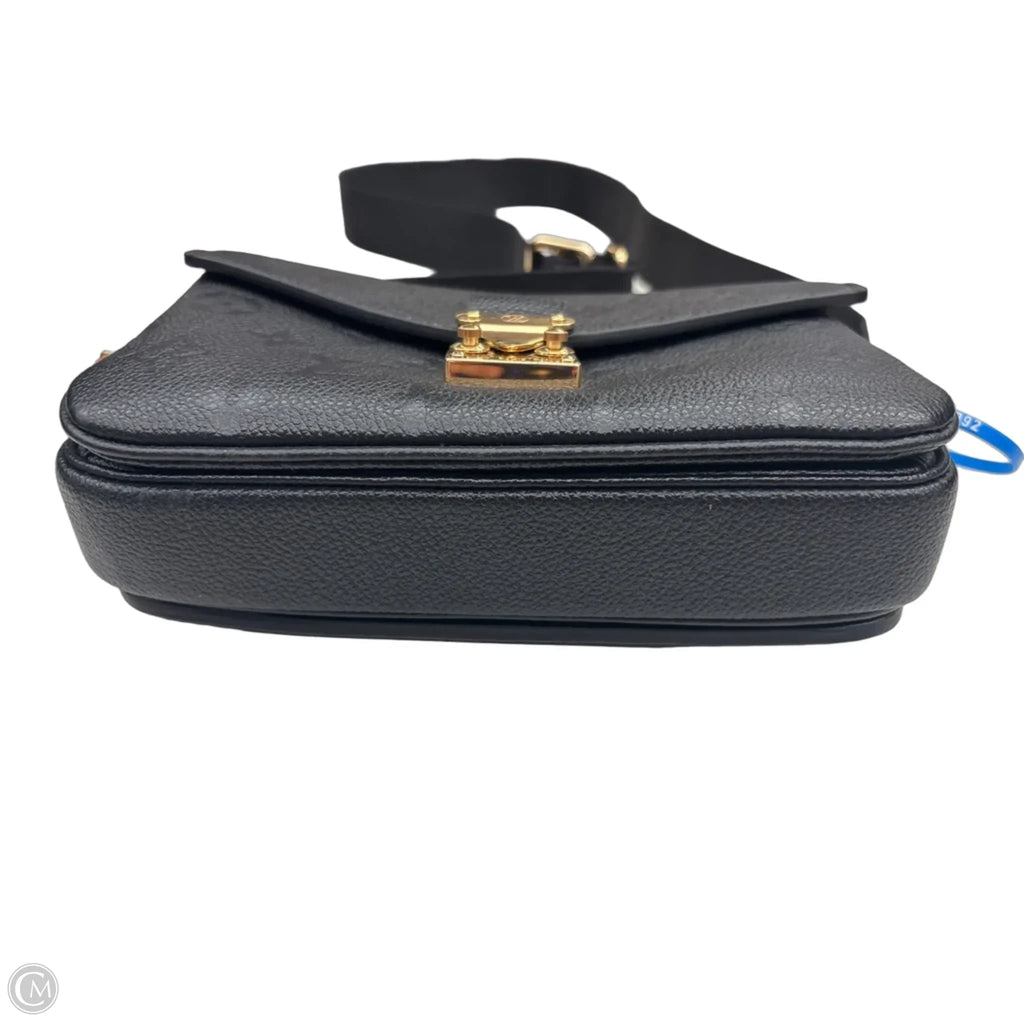 Crossbody Luxury Designer By Louis Vuitton, Size: Small
