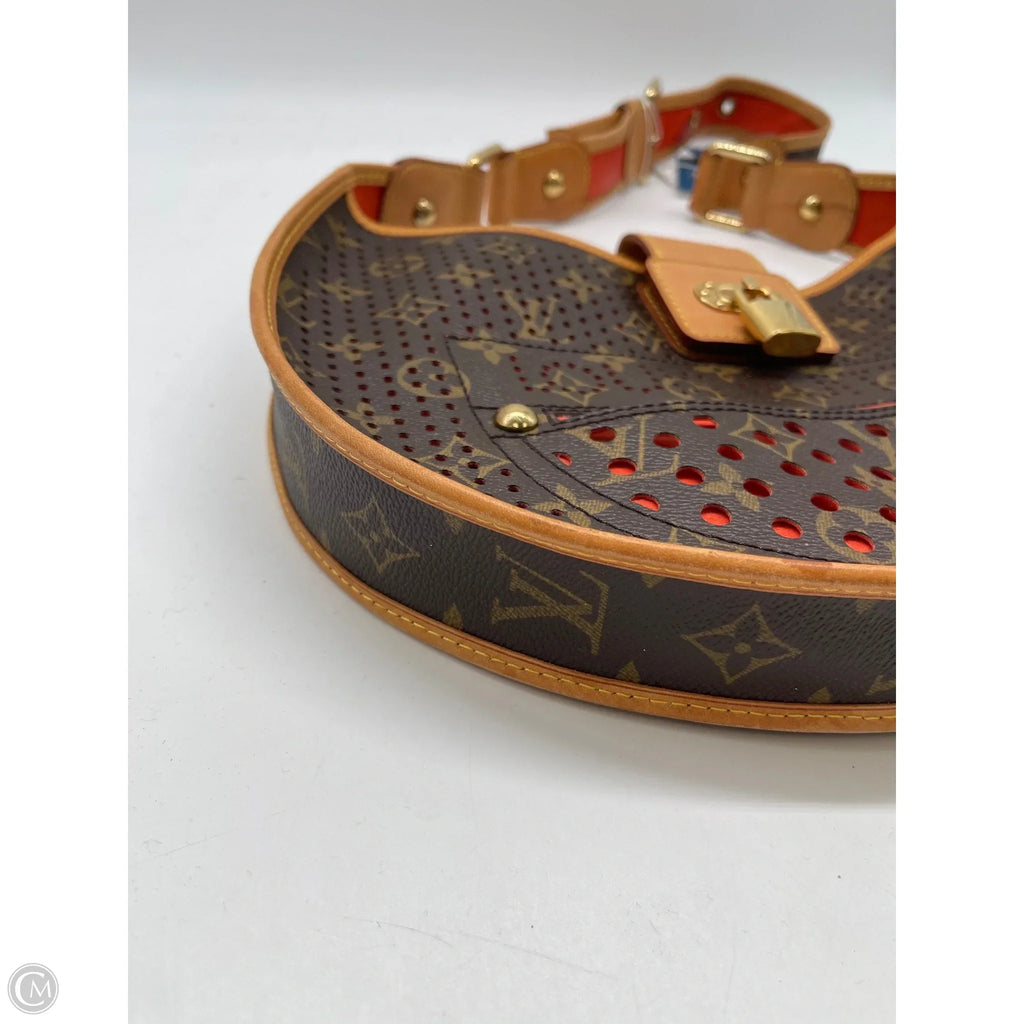 Handbag Luxury Designer By Louis Vuitton, Size: Medium