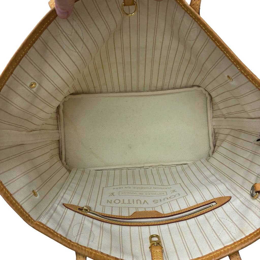 Handbag Luxury Designer By Louis Vuitton In Tan, Size:Medium