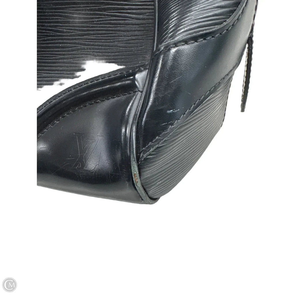 Handbag Luxury Designer By Louis Vuitton, Size: Medium