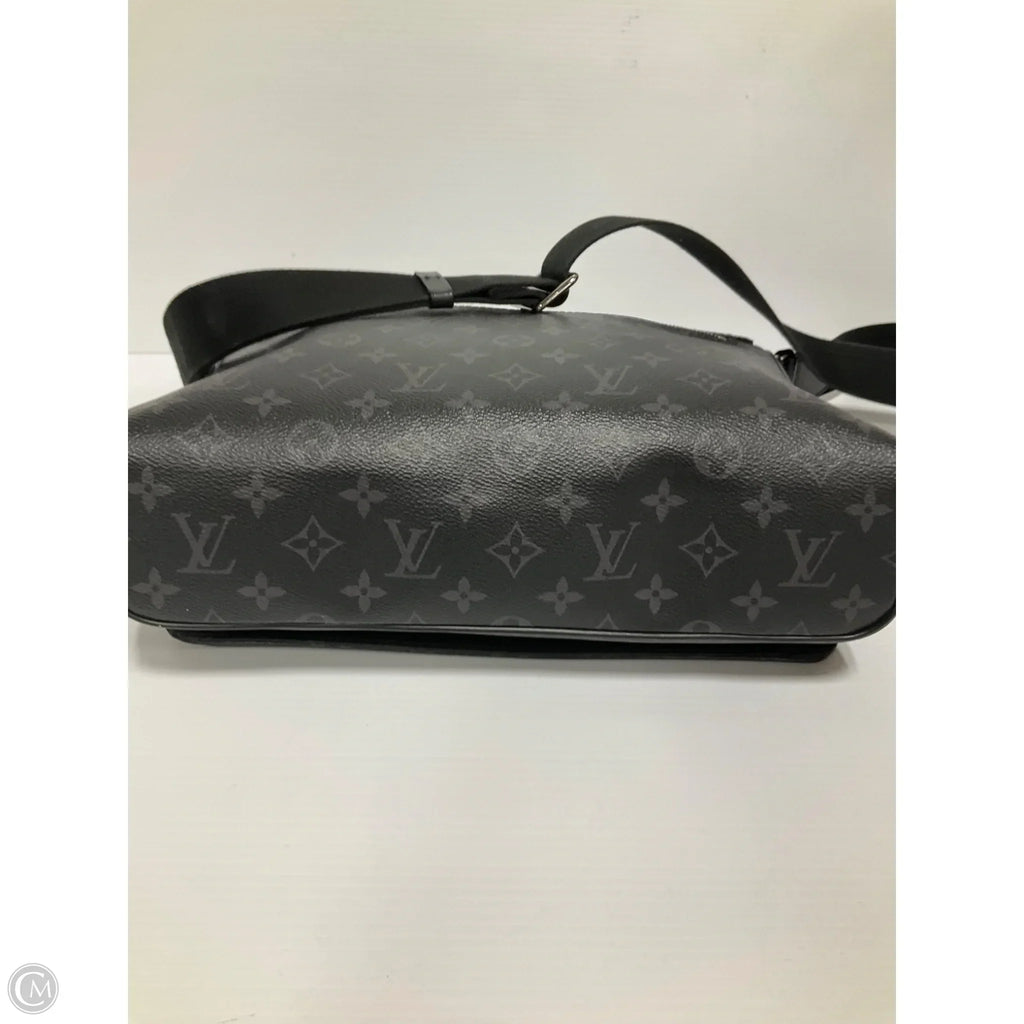 Crossbody Luxury Designer By Louis Vuitton, Size: Medium