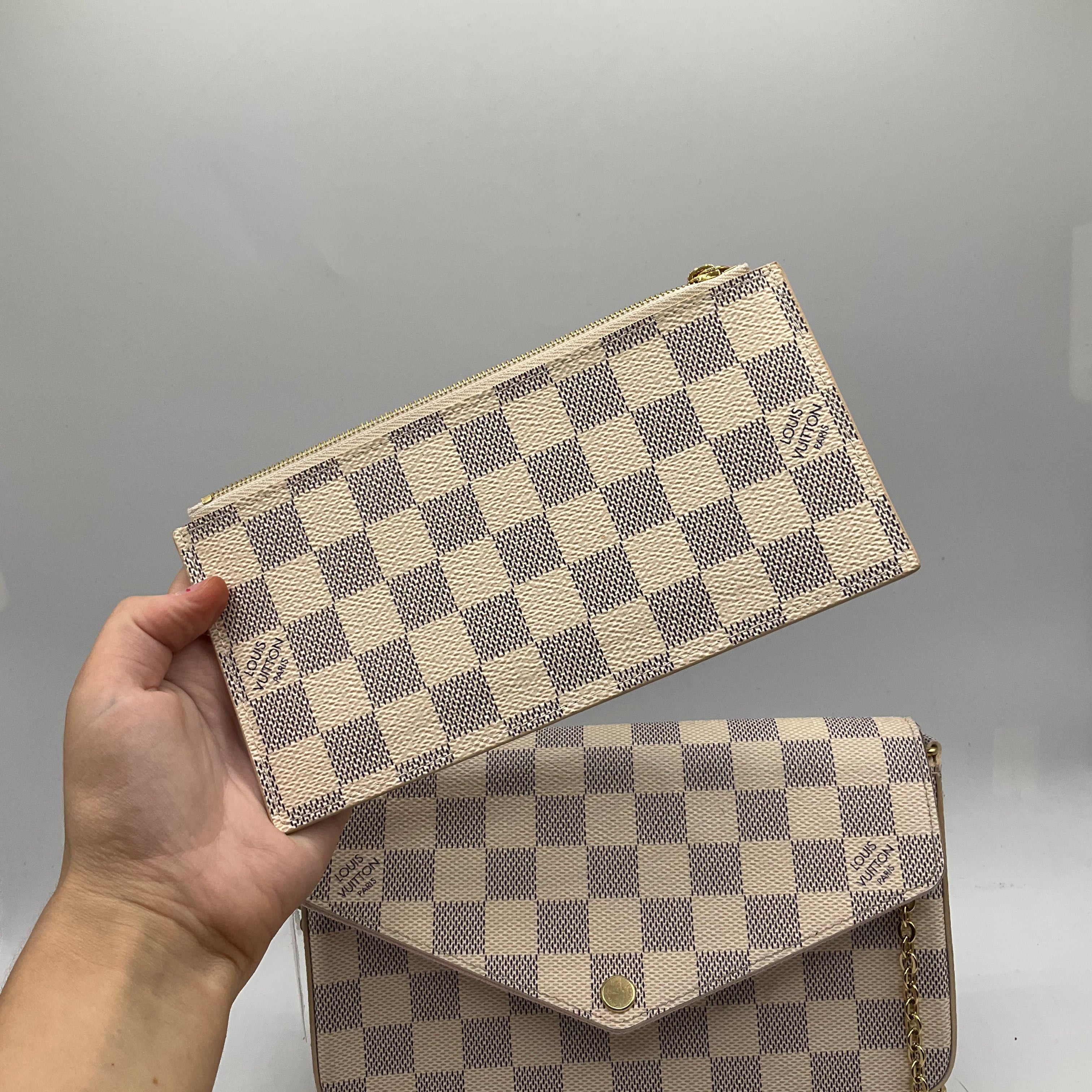 Crossbody Luxury Designer By Louis Vuitton, Size: Small